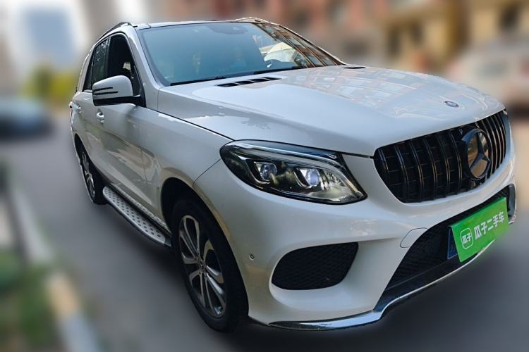 Used Mercedes-Benz GLE 2017 GLE 320 4MATIC Dynamic Model Front Right 45 Deg