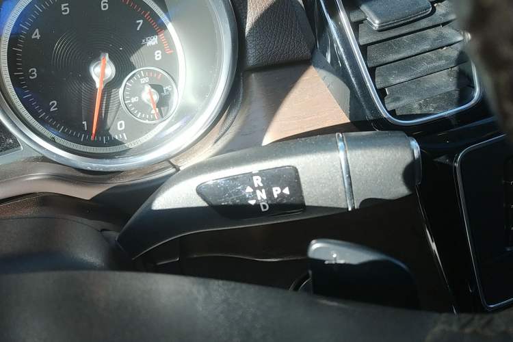 Used Mercedes-Benz GLE 2017 GLE 320 4MATIC Luxury Model Gear Lever