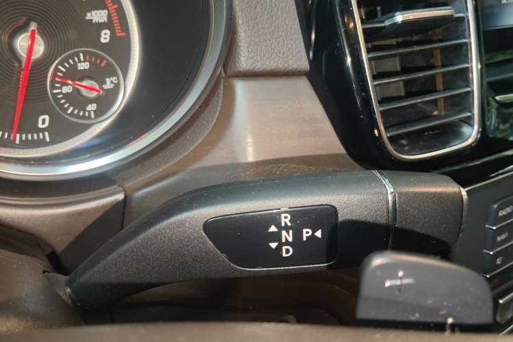 Used Mercedes-Benz GLE 2017 GLE 320 4MATIC Dynamic Model Gear Lever