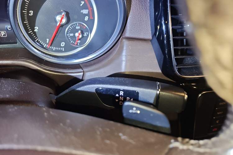 Used Mercedes-Benz GLE 2017 GLE 320 4MATIC Dynamic Model Gear Lever