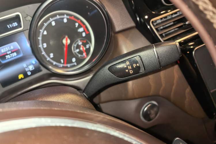 Used Mercedes-Benz GLE 2017 GLE 320 4MATIC Dynamic Model Gear Lever