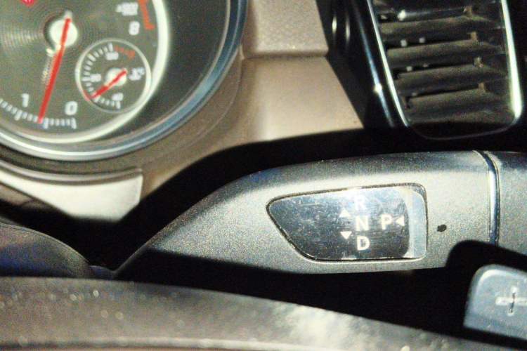 Used Mercedes-Benz GLE 2017 GLE 320 4MATIC Luxury Model Gear Lever