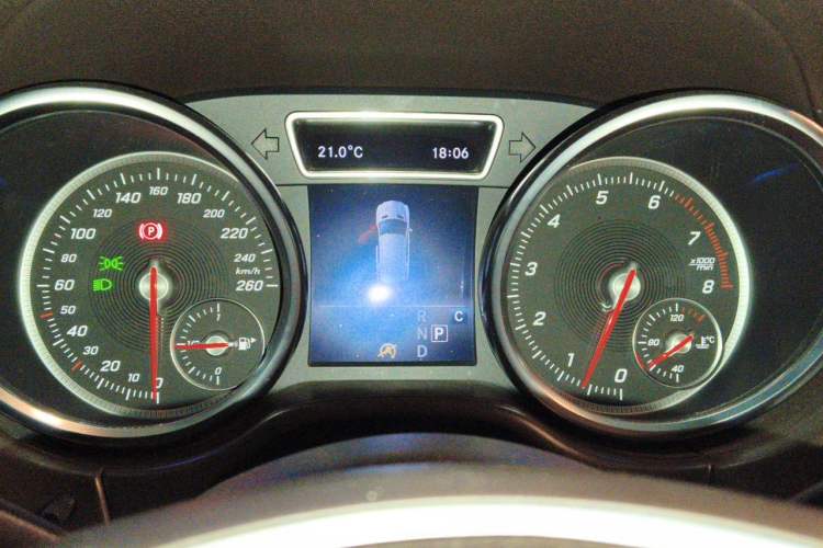 Used Mercedes-Benz GLE 2017 GLE 320 4MATIC Luxury Model Instrument Cluster