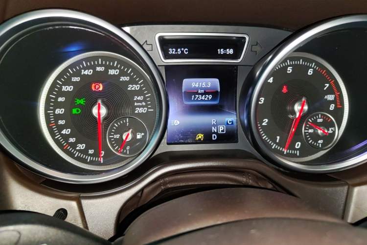 Used Mercedes-Benz GLE 2017 GLE 320 4MATIC Dynamic Model Instrument Cluster