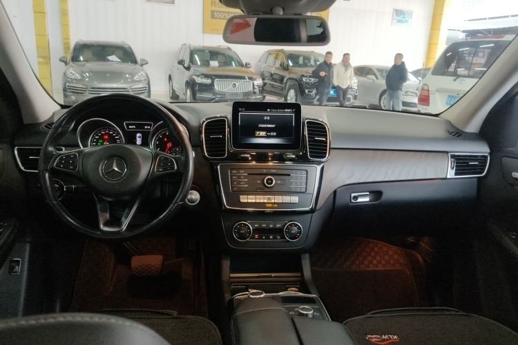 Used Mercedes-Benz GLE 2017 GLE 320 4MATIC Dynamic Model Interior 2