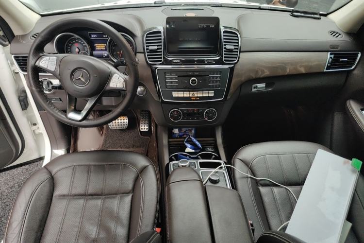 Used Mercedes-Benz GLE 2017 GLE 320 4MATIC Dynamic Model Interior 2