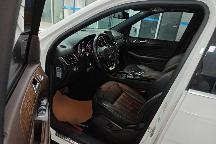 Used Mercedes-Benz GLE 2017 GLE 400 4MATIC Interior 3
