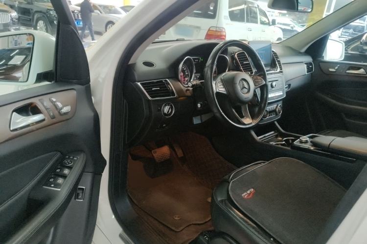 Used Mercedes-Benz GLE 2017 GLE 320 4MATIC Dynamic Model Interior 3
