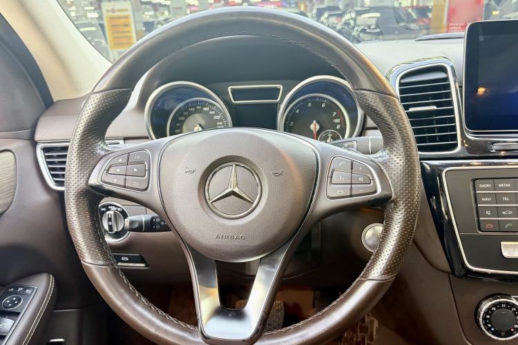 Used Mercedes-Benz GLE 2017 GLE 320 4MATIC Dynamic Model Interior 3