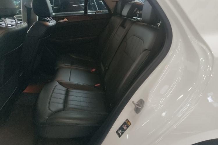 Used Mercedes-Benz GLE 2017 GLE 320 4MATIC Dynamic Model Interior 4