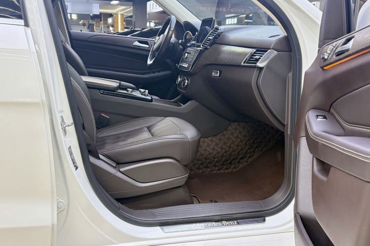 Used Mercedes-Benz GLE 2017 GLE 320 4MATIC Dynamic Model Interior 9
