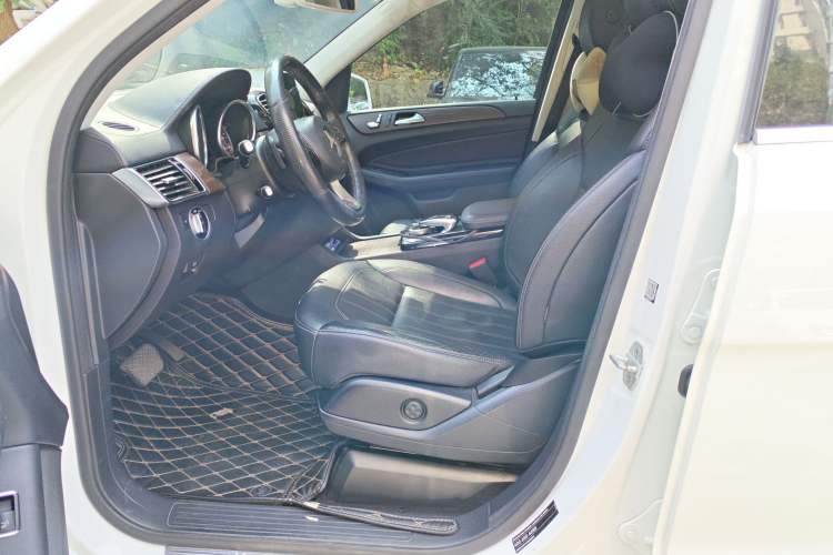 Used Mercedes-Benz GLE 2017 GLE 320 4MATIC Luxury Model Left Front Seat