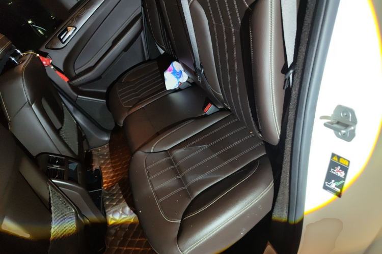 Used Mercedes-Benz GLE 2017 GLE 320 4MATIC Dynamic Model Left Rear Seat