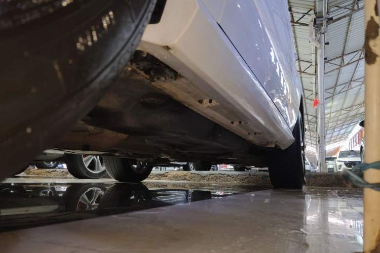 Used Mercedes-Benz GLE 2017 GLE 320 4MATIC Dynamic Model Left Side Sill
