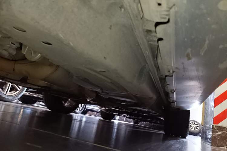 Used Mercedes-Benz GLE 2017 GLE 400 4MATIC Left Side Sill