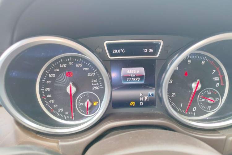 Used Mercedes-Benz GLE 2017 GLE 320 4MATIC Dynamic Model Odometer Close Up