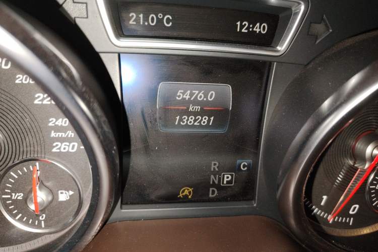 Used Mercedes-Benz GLE 2017 GLE 320 4MATIC Dynamic Model Odometer Close Up