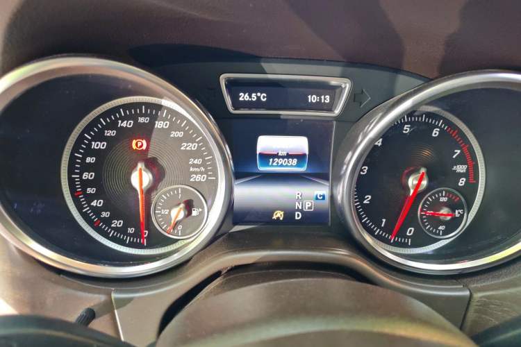 Used Mercedes-Benz GLE 2017 GLE 320 4MATIC Dynamic Model Odometer Close Up