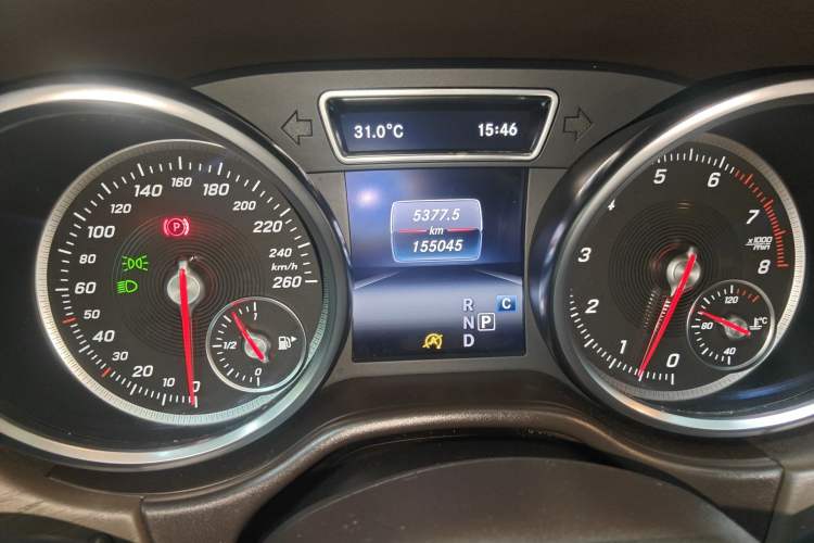 Used Mercedes-Benz GLE 2017 GLE 320 4MATIC Dynamic Model Odometer Close Up