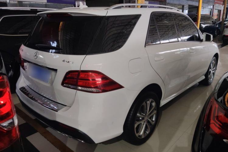 Used Mercedes-Benz GLE 2017 GLE 320 4MATIC Dynamic Model Rear Right 45 Deg