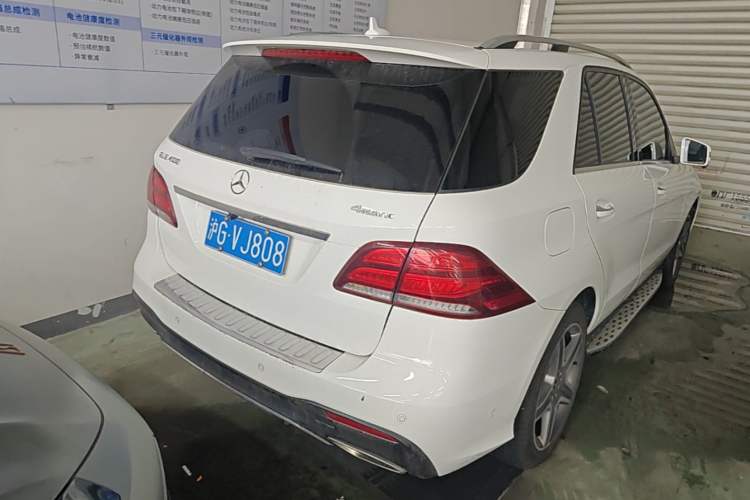 Used Mercedes-Benz GLE 2017 GLE 400 4MATIC Rear Right 45 Deg