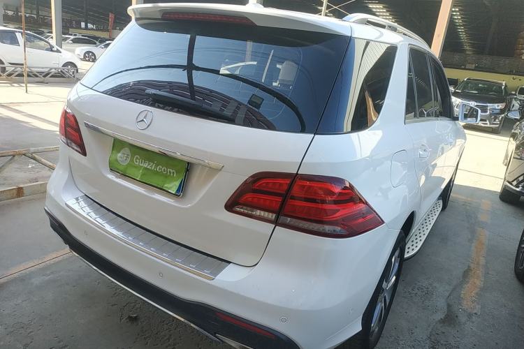 Used Mercedes-Benz GLE 2017 GLE 320 4MATIC Luxury Model Rear Right 45 Deg
