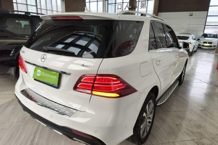 Used Mercedes-Benz GLE 2017 GLE 320 4MATIC Dynamic Model Rear Right 45 Deg
