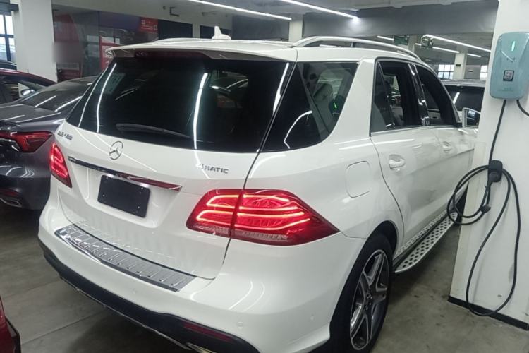 Used Mercedes-Benz GLE 2017 GLE 400 4MATIC Rear Right 45 Deg