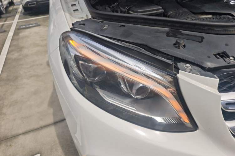 Used Mercedes-Benz GLE 2017 GLE 320 4MATIC Dynamic Model Right Front Headlight