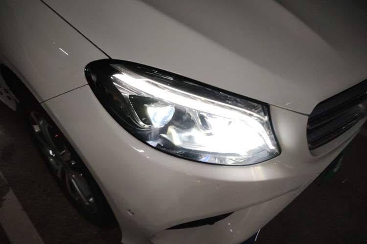 Used Mercedes-Benz GLE 2017 GLE 320 4MATIC Dynamic Model Right Front Headlight