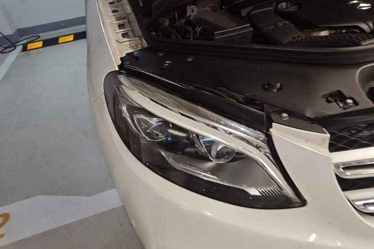 Used Mercedes-Benz GLE 2017 GLE 320 4MATIC Dynamic Model Right Front Headlight