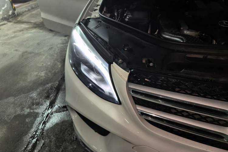 Used Mercedes-Benz GLE 2017 GLE 320 4MATIC Dynamic Model Right Front Headlight