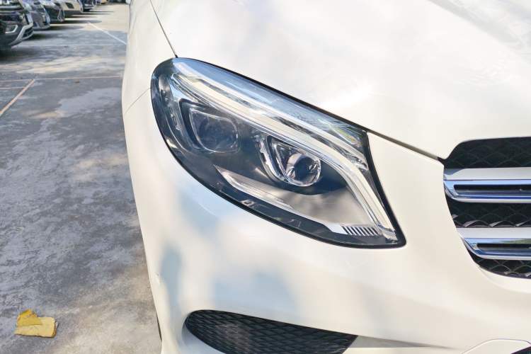 Used Mercedes-Benz GLE 2017 GLE 320 4MATIC Luxury Model Right Front Headlight