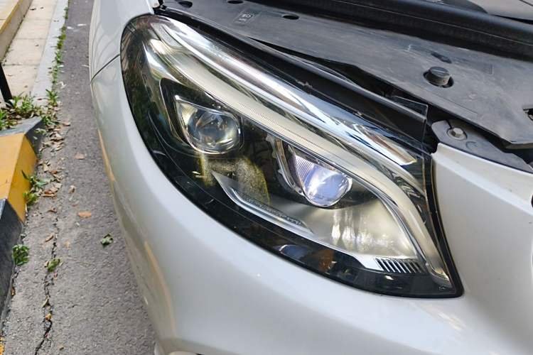 Used Mercedes-Benz GLE 2017 GLE 320 4MATIC Dynamic Model Right Front Headlight