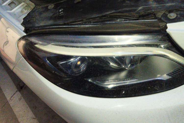 Used Mercedes-Benz GLE 2017 GLE 320 4MATIC Luxury Model Right Front Headlight