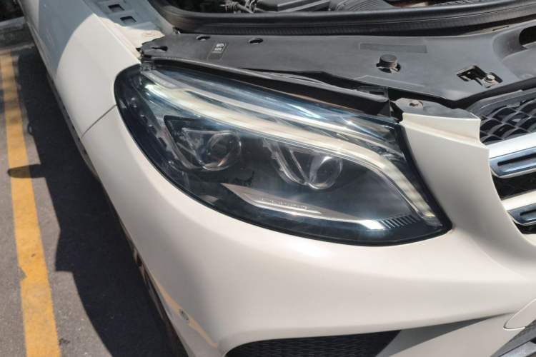 Used Mercedes-Benz GLE 2017 GLE 320 4MATIC Dynamic Model Right Front Headlight