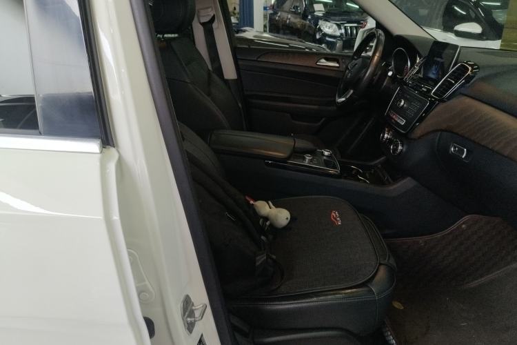 Used Mercedes-Benz GLE 2017 GLE 320 4MATIC Dynamic Model Right Front Seat