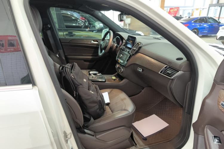 Used Mercedes-Benz GLE 2017 GLE 320 4MATIC Dynamic Model Right Front Seat