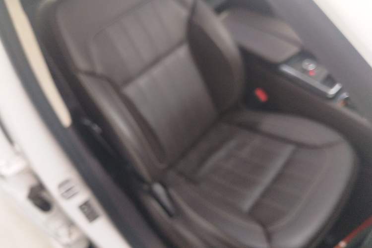 Used Mercedes-Benz GLE 2017 GLE 320 4MATIC Dynamic Model Right Front Seat