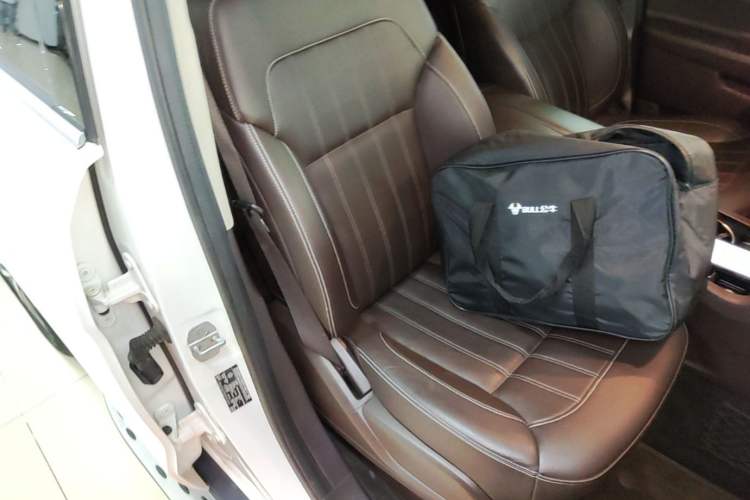 Used Mercedes-Benz GLE 2017 GLE 320 4MATIC Dynamic Model Right Front Seat