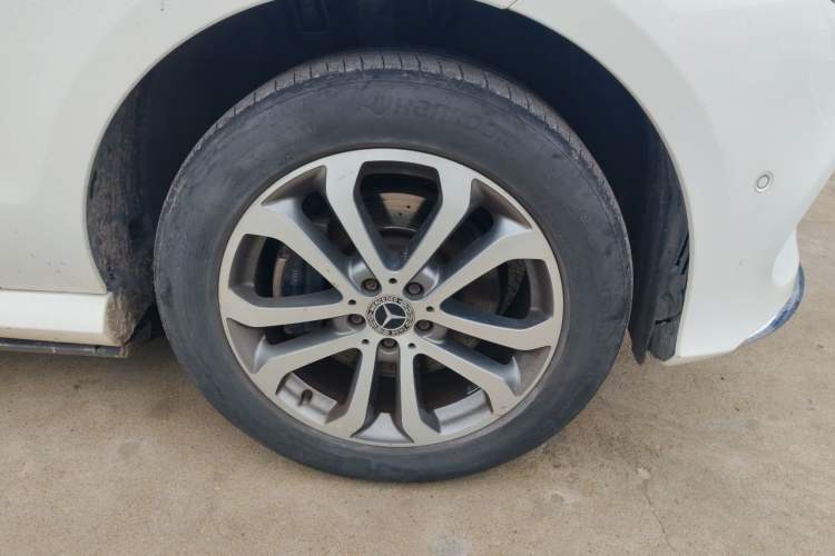 Used Mercedes-Benz GLE 2017 GLE 320 4MATIC Dynamic Model Right Front Wheel Hub
