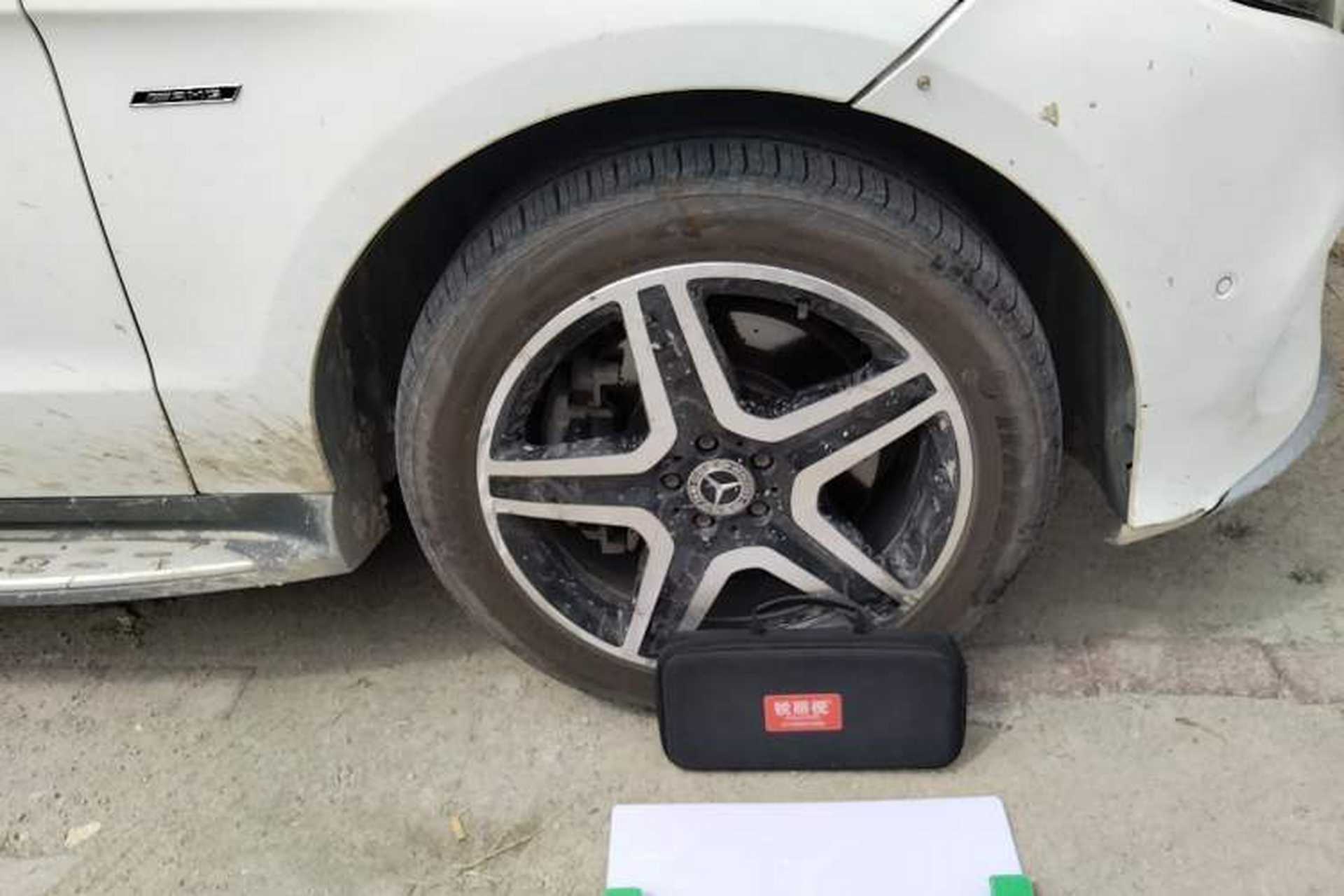Used Mercedes-Benz GLE 2017 GLE 450 AMG 4MATIC Right Front Wheel Hub
