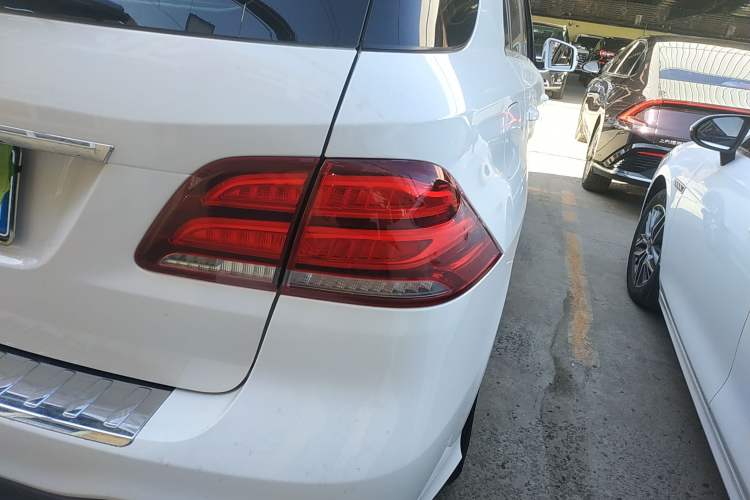 Used Mercedes-Benz GLE 2017 GLE 320 4MATIC Luxury Model Right Rear Taillight