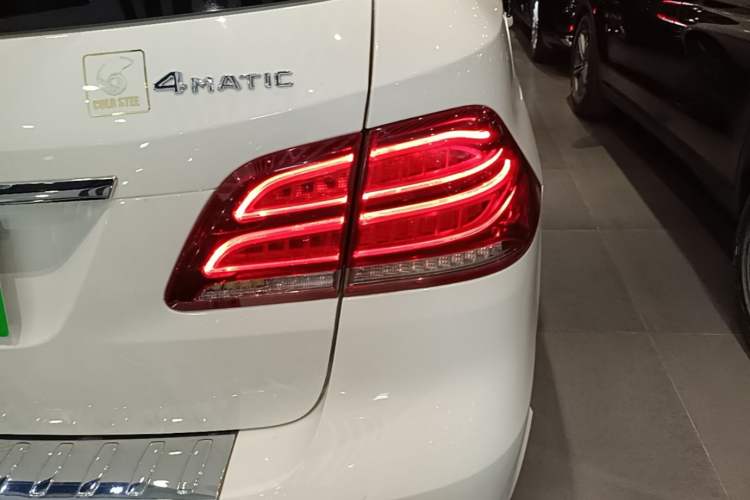 Used Mercedes-Benz GLE 2017 GLE 400 4MATIC Right Rear Taillight