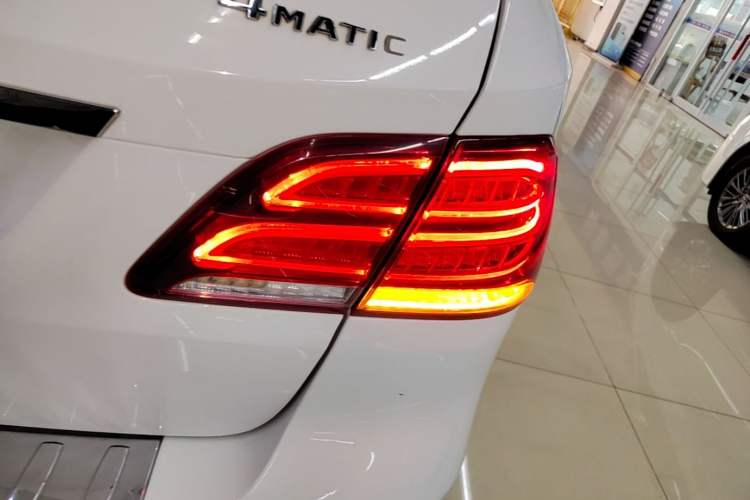 Used Mercedes-Benz GLE 2017 GLE 320 4MATIC Dynamic Model Right Rear Taillight