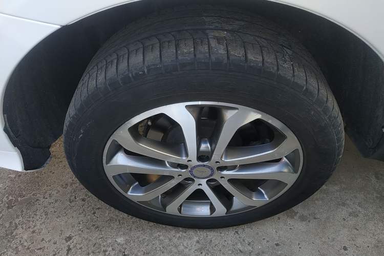 Used Mercedes-Benz GLE 2017 GLE 320 4MATIC Luxury Model Right Rear Wheel Hub
