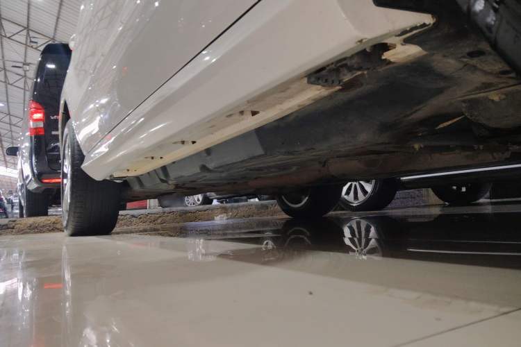 Used Mercedes-Benz GLE 2017 GLE 320 4MATIC Dynamic Model Right Side Sill