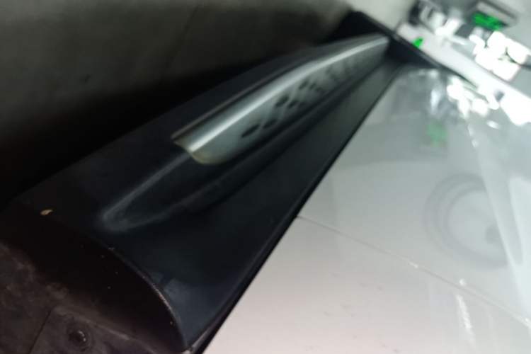 Used Mercedes-Benz GLE 2017 GLE 400 4MATIC Right Side Sill
