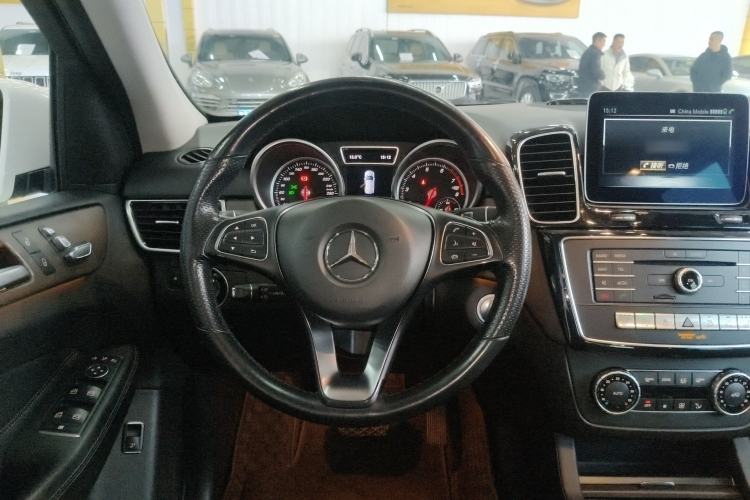 Used Mercedes-Benz GLE 2017 GLE 320 4MATIC Dynamic Model Steering Wheel