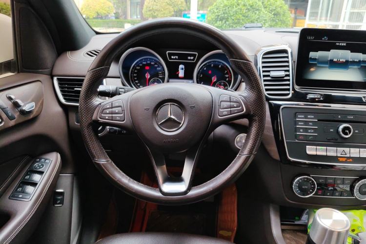 Used Mercedes-Benz GLE 2017 GLE 320 4MATIC Luxury Model Steering Wheel